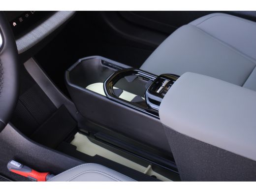 Volvo  EX30 Twin Motor Performance Ultra 69 kWh | Pine Interior | 19" Velgen | Panoramadak | Harman/Kardon | ... ActivLease financial lease