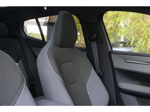 Volvo  EX30 Twin Motor Performance Ultra 69 kWh | Pine Interior | 19" Velgen | Panoramadak | Harman/Kardon | ... ActivLease financial lease