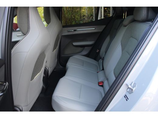 Volvo  EX30 Twin Motor Performance Ultra 69 kWh | Pine Interior | 19" Velgen | Panoramadak | Harman/Kardon | ... ActivLease financial lease