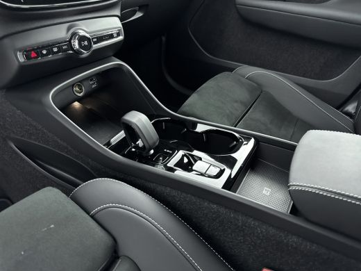 Volvo  XC40 1.5 T5 Recharge Plus Dark | Blis | Elektrisch bedienbare stoel | Stoel + Stuurverw | Harman/Kardo... ActivLease financial lease