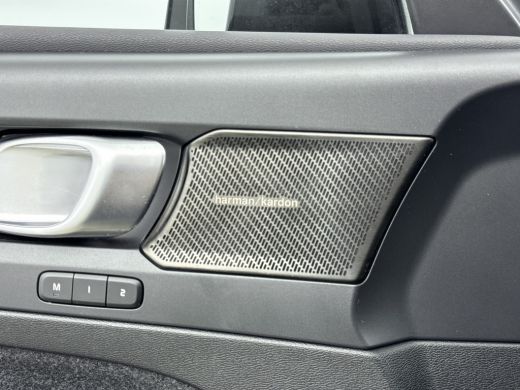 Volvo  XC40 1.5 T5 Recharge Plus Dark | Blis | Elektrisch bedienbare stoel | Stoel + Stuurverw | Harman/Kardo... ActivLease financial lease