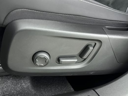 Volvo  XC40 1.5 T5 Recharge Plus Dark | Blis | Elektrisch bedienbare stoel | Stoel + Stuurverw | Harman/Kardo... ActivLease financial lease