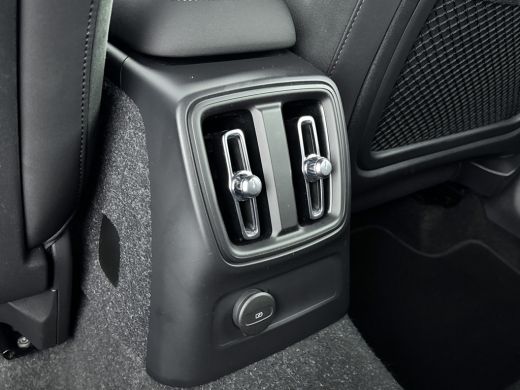 Volvo  XC40 1.5 T5 Recharge Plus Dark | Blis | Elektrisch bedienbare stoel | Stoel + Stuurverw | Harman/Kardo... ActivLease financial lease