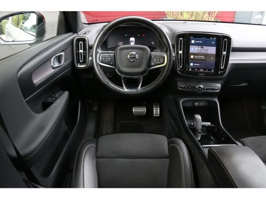 Volvo  XC40 Recharge P8 AWD R-Design | Trekhaak | Camera | Stuur/stoelverwarming | Adaptive Cruise ActivLease financial lease