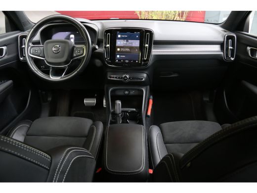 Volvo  XC40 Recharge P8 AWD R-Design | Trekhaak | Camera | Stuur/stoelverwarming | Adaptive Cruise ActivLease financial lease
