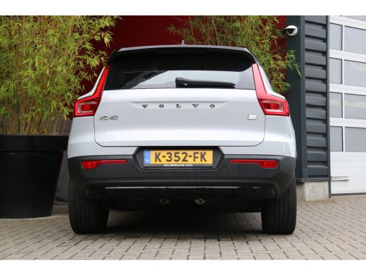 Volvo  XC40 Recharge P8 AWD R-Design | Trekhaak | Camera | Stuur/stoelverwarming | Adaptive Cruise ActivLease financial lease