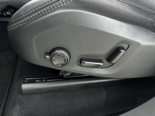 Volvo  XC90 2.0 T8 Plug-in hybrid AWD Ultra Dark | Luchtvering | Bowers & Wilkins Audio | Massage stoelen | T... ActivLease financial lease