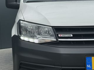 Volkswagen Caddy 2.0 TDI 123 PK 4x4 / 4Motion / 6-BAK / AIRCO / CRUISE / NAVI / CARPLAY / 1.5 TONS TREKHAAK / ACHT...