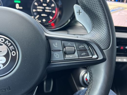 Alfa Romeo Tonale Edizione Speciale | Adap. Cruise | Stoelverwarming | H&K ActivLease financial lease
