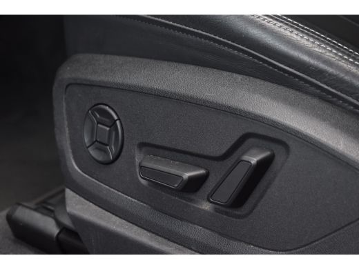 Audi e-tron 55 quattro Business edition Plus 95 kWh / Panoramadak / Memory stoelen / Leder/ Luchtvering / ActivLease financial lease
