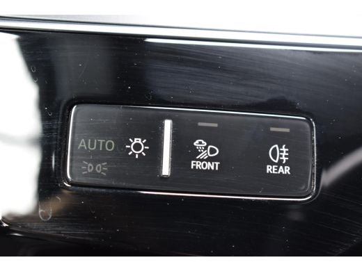 Audi e-tron 55 quattro Business edition Plus 95 kWh / Panoramadak / Memory stoelen / Leder/ Luchtvering / ActivLease financial lease