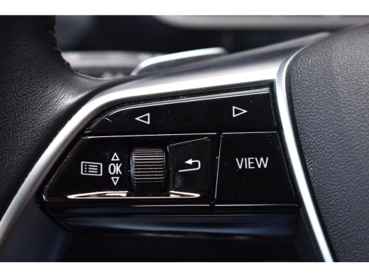Audi e-tron 55 quattro Business edition Plus 95 kWh / Panoramadak / Memory stoelen / Leder/ Luchtvering / ActivLease financial lease
