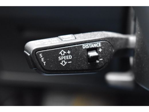 Audi e-tron 55 quattro Business edition Plus 95 kWh / Panoramadak / Memory stoelen / Leder/ Luchtvering / ActivLease financial lease