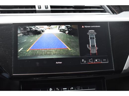 Audi e-tron 55 quattro Business edition Plus 95 kWh / Panoramadak / Memory stoelen / Leder/ Luchtvering / ActivLease financial lease