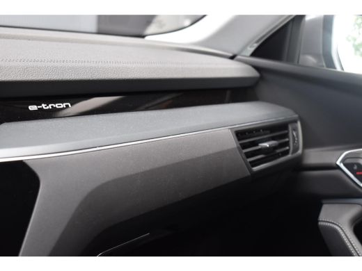 Audi e-tron 55 quattro Business edition Plus 95 kWh / Panoramadak / Memory stoelen / Leder/ Luchtvering / ActivLease financial lease