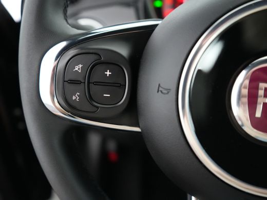 Fiat 500C 1.0 Hybrid Dolcevita | Achterbank in delen neerklapbaar | Alarm klasse 1(startblokkering) | Apple... ActivLease financial lease