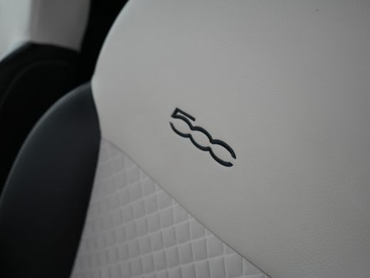 Fiat 500C 1.0 Hybrid Dolcevita | Achterbank in delen neerklapbaar | Alarm klasse 1(startblokkering) | Apple... ActivLease financial lease