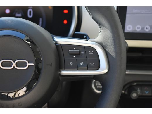 Fiat 600 1.2 Hybrid La Prima 100pk Automaat | Navigatie | Elektr. Stoelen | Elektr. Achterklep | Achteruit... ActivLease financial lease