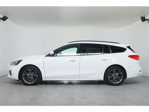 Ford Focus 1.0 EcoBoost ST Line Business | 1e Eigenaar! | Navigatie | Parkeersensoren | Cruise Control | LED... ActivLease financial lease