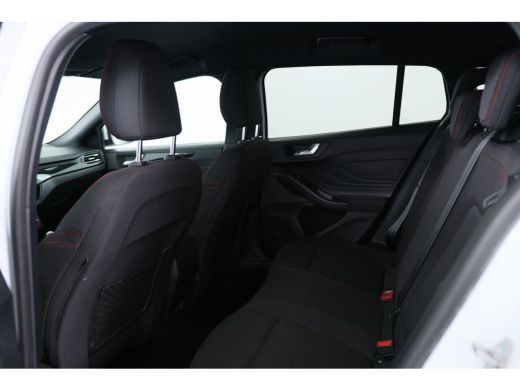 Ford Focus 1.0 EcoBoost ST Line Business | 1e Eigenaar! | Navigatie | Parkeersensoren | Cruise Control | LED... ActivLease financial lease