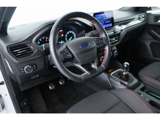 Ford Focus 1.0 EcoBoost ST Line Business | 1e Eigenaar! | Navigatie | Parkeersensoren | Cruise Control | LED... ActivLease financial lease