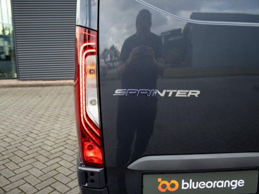Mercedes-Benz Sprinter 319 1.9 CDI L2H2 RWD Pro 190PK Automaat 3.500 kg trekgewicht, Trekhaak, Distronic, LED koplampen,... ActivLease financial lease