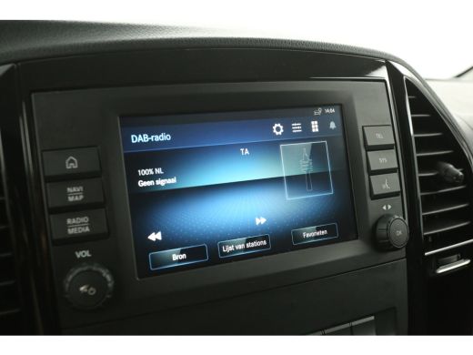 Mercedes-Benz Vito 114 CDI Lang Automaat Airco Cruise Camera Carplay 3 Persoons Navi Elektrpakket Trekhaak ActivLease financial lease