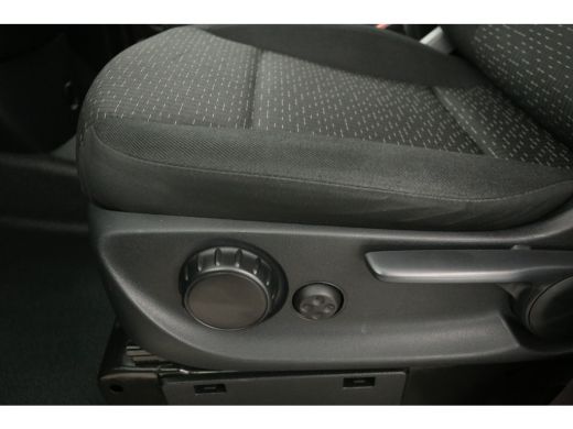 Mercedes-Benz Vito 114 CDI Lang Automaat Airco Cruise Camera Carplay 3 Persoons Navi Elektrpakket Trekhaak ActivLease financial lease
