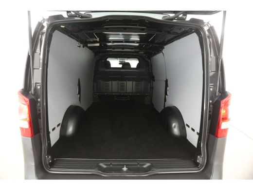 Mercedes-Benz Vito 114 CDI Lang Automaat Airco Cruise Camera Carplay 3 Persoons Navi Elektrpakket Trekhaak ActivLease financial lease