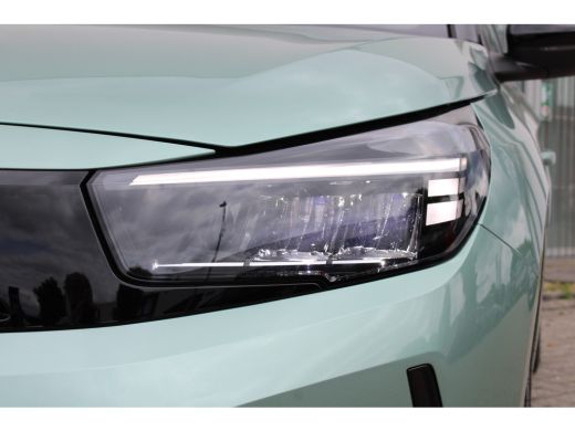 Opel Corsa 1.2 Turbo Hybrid Yes / Navigatie via Carplay / Parkeersensoren / Stuur -en stoelverwarmd / LED / ... ActivLease financial lease