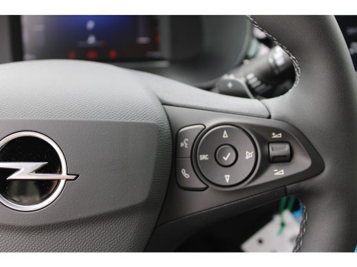 Opel Corsa 1.2 Turbo Hybrid Yes / Navigatie via Carplay / Parkeersensoren / Stuur -en stoelverwarmd / LED / ... ActivLease financial lease