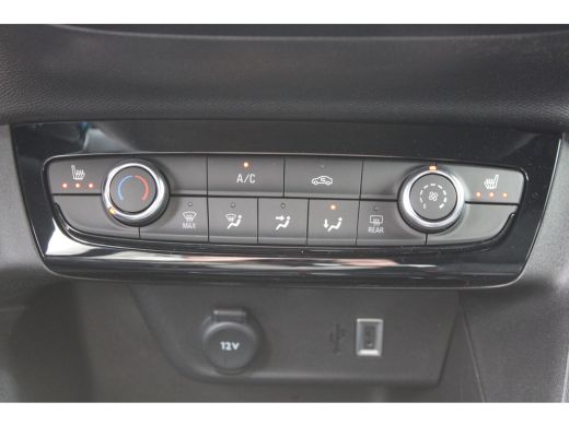 Opel Corsa 1.2 Turbo Hybrid Yes / Navigatie via Carplay / Parkeersensoren / Stuur -en stoelverwarmd / LED / ... ActivLease financial lease