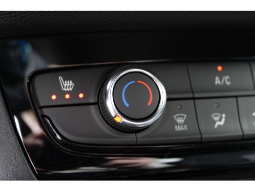 Opel Corsa 1.2 Turbo Hybrid Yes / Navigatie via Carplay / Parkeersensoren / Stuur -en stoelverwarmd / LED / ... ActivLease financial lease