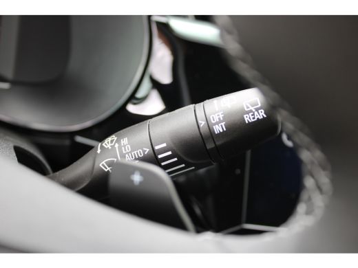 Opel Corsa 1.2 Turbo Hybrid Yes / Navigatie via Carplay / Parkeersensoren / Stuur -en stoelverwarmd / LED / ... ActivLease financial lease