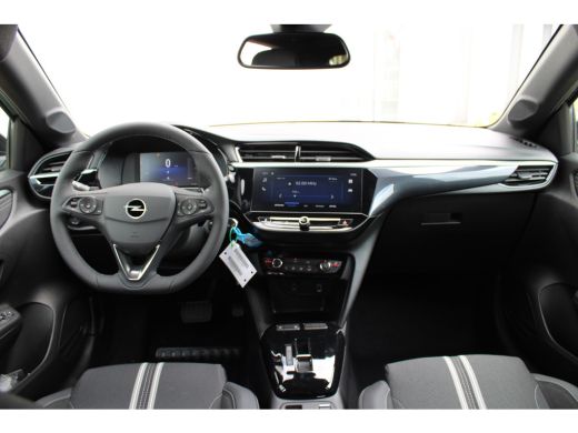 Opel Corsa 1.2 Turbo Hybrid Yes / Navigatie via Carplay / Parkeersensoren / Stuur -en stoelverwarmd / LED / ... ActivLease financial lease