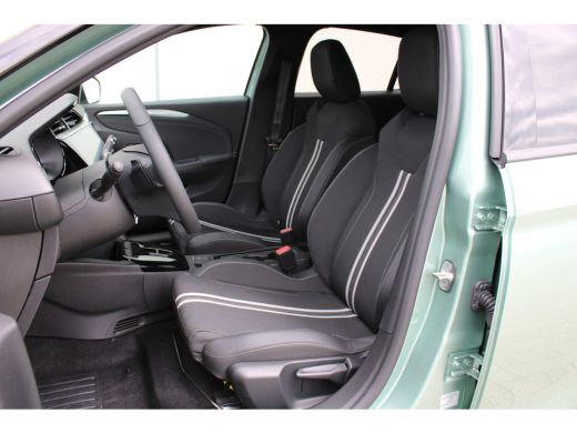 Opel Corsa 1.2 Turbo Hybrid Yes / Navigatie via Carplay / Parkeersensoren / Stuur -en stoelverwarmd / LED / ... ActivLease financial lease