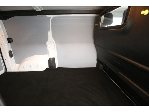 Opel Vivaro 2.0 CDTI L2H1 145PK Airco Carplay Camera Cruise Navigatie PDC 3 Persoons ActivLease financial lease