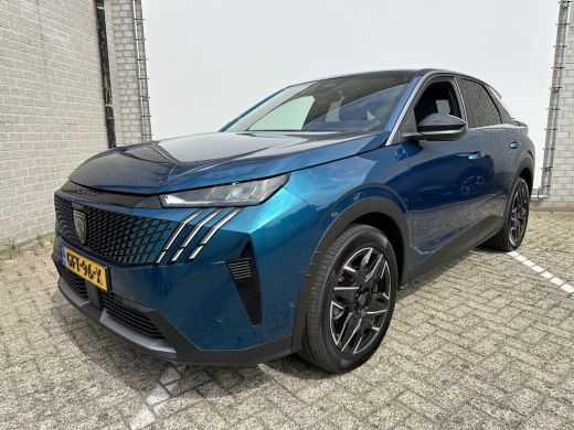 Peugeot 3008 1.2 Hybrid 136 Allure | Achterbank in 3 delen neerklapbaar met skiluik | Achteruitrijcamera | App... ActivLease financial lease
