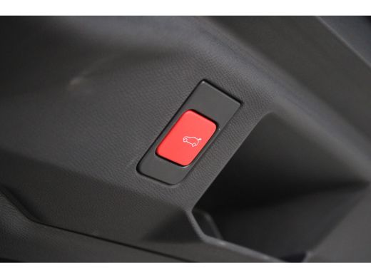 Peugeot e-5008 GT 73 kWh 210-PK LUXE UITVOERING | ORGINEEL NL AUTO | BTW-AUTO | 7-PERSOONS | ActivLease financial lease