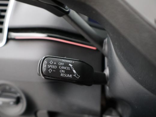 Skoda Karoq 1.5 TSI ACT 150 PK DSG AUT. SPORTLINE STEEL GREY + VIRTUAL COCKPIT | TREKHAAK | CAMERA | ADAPTIVE... ActivLease financial lease