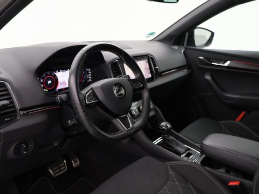 Skoda Karoq 1.5 TSI ACT 150 PK DSG AUT. SPORTLINE STEEL GREY + VIRTUAL COCKPIT | TREKHAAK | CAMERA | ADAPTIVE... ActivLease financial lease