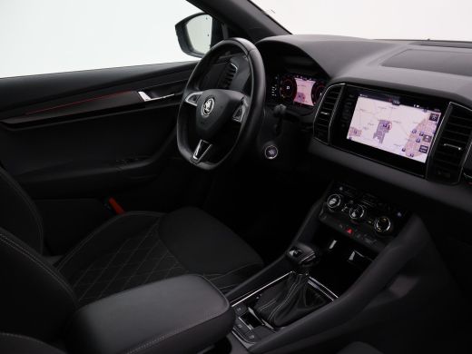 Skoda Karoq 1.5 TSI ACT 150 PK DSG AUT. SPORTLINE STEEL GREY + VIRTUAL COCKPIT | TREKHAAK | CAMERA | ADAPTIVE... ActivLease financial lease