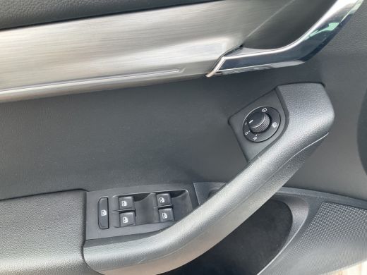 Skoda Octavia Combi 1.5 TSI 150pk Automaat Trekhaak Carplay Stoelverw Cruise NL-Auto! ActivLease financial lease