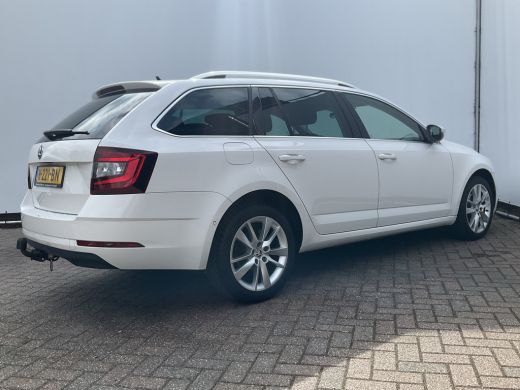 Skoda Octavia Combi 1.5 TSI 150pk Automaat Trekhaak Carplay Stoelverw Cruise NL-Auto! ActivLease financial lease