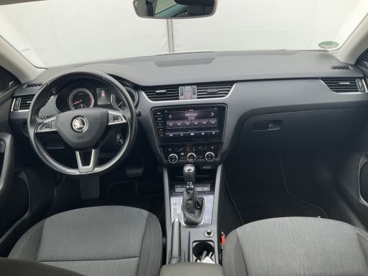 Skoda Octavia Combi 1.5 TSI 150pk Automaat Trekhaak Carplay Stoelverw Cruise NL-Auto! ActivLease financial lease