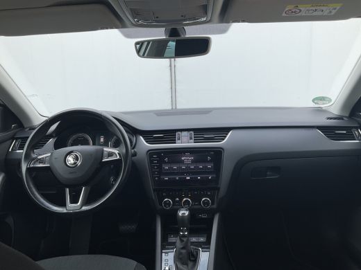 Skoda Octavia Combi 1.5 TSI 150pk Automaat Trekhaak Carplay Stoelverw Cruise NL-Auto! ActivLease financial lease