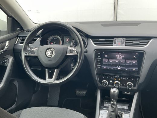 Skoda Octavia Combi 1.5 TSI 150pk Automaat Trekhaak Carplay Stoelverw Cruise NL-Auto! ActivLease financial lease