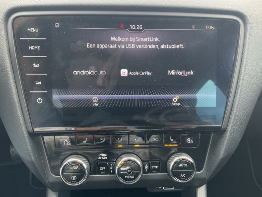 Skoda Octavia Combi 1.5 TSI 150pk Automaat Trekhaak Carplay Stoelverw Cruise NL-Auto! ActivLease financial lease