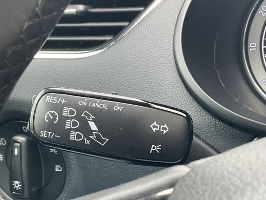 Skoda Octavia Combi 1.5 TSI 150pk Automaat Trekhaak Carplay Stoelverw Cruise NL-Auto! ActivLease financial lease