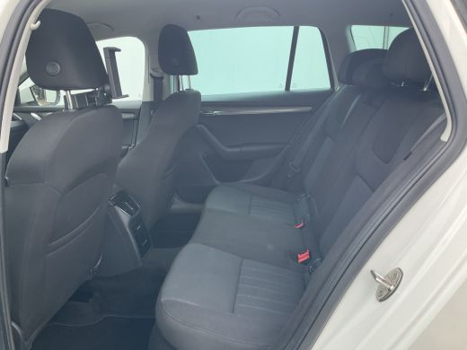 Skoda Octavia Combi 1.5 TSI 150pk Automaat Trekhaak Carplay Stoelverw Cruise NL-Auto! ActivLease financial lease